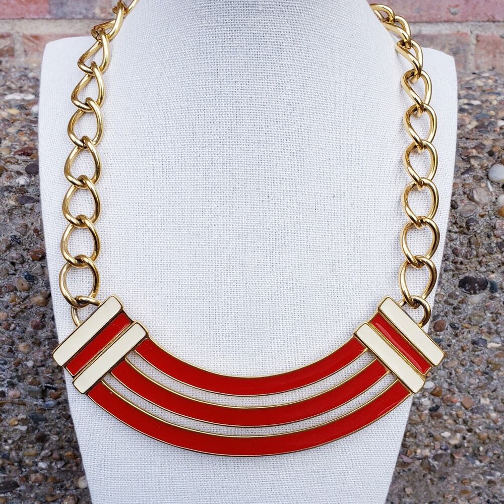 VINTAGE MONET BOLD MODERNIST CREAM & RED ENAMEL GOLD TONE BIB STATEMENT NECKLACE
